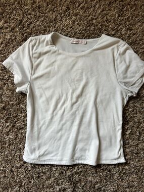 Sincerly Jules Cream Short Sleeve Cropped Crewneck Top